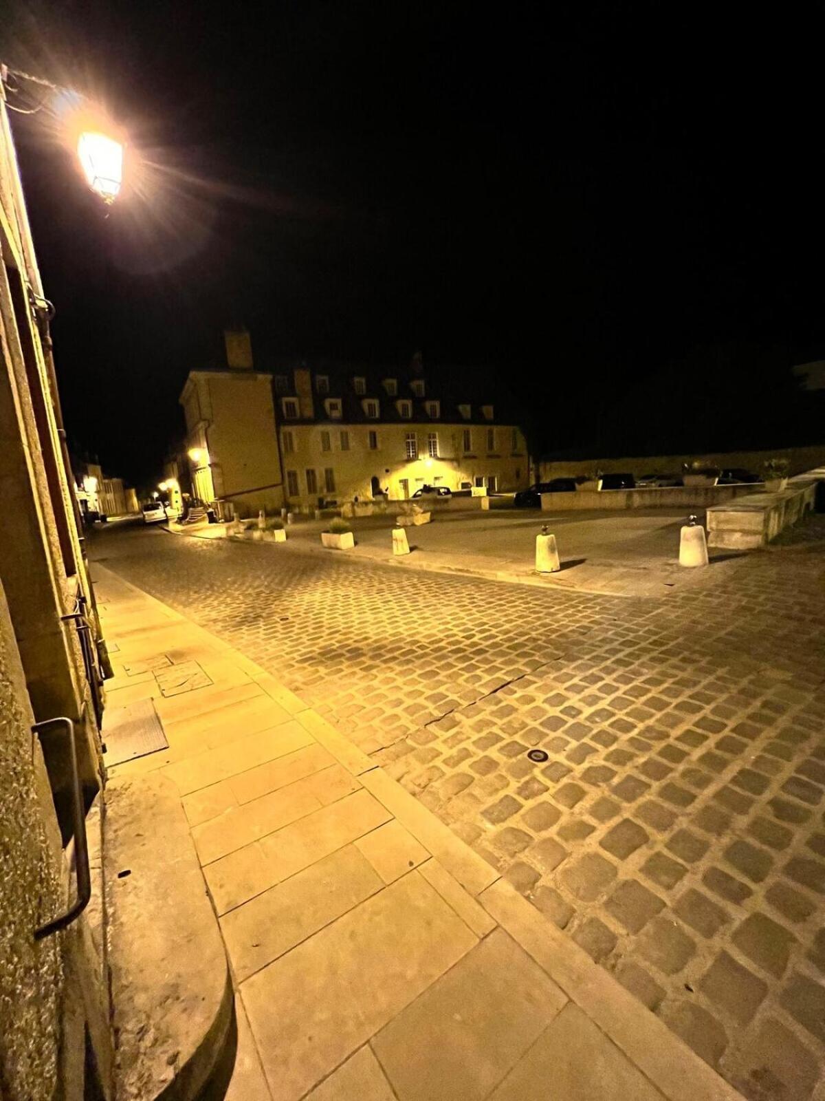 Вілла "La Grenouille" Centre Historique - Les Terres Du Roy Аваллон Екстер'єр фото